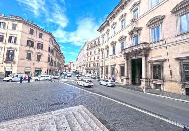 Commercial - Italy - Rome